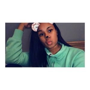 Meet your Posher, Kendra